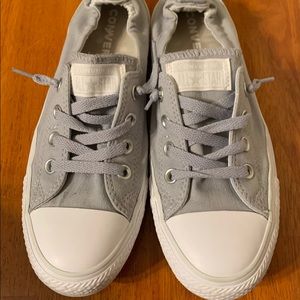 Women’s Converse Chuck Taylor’s SZ 9